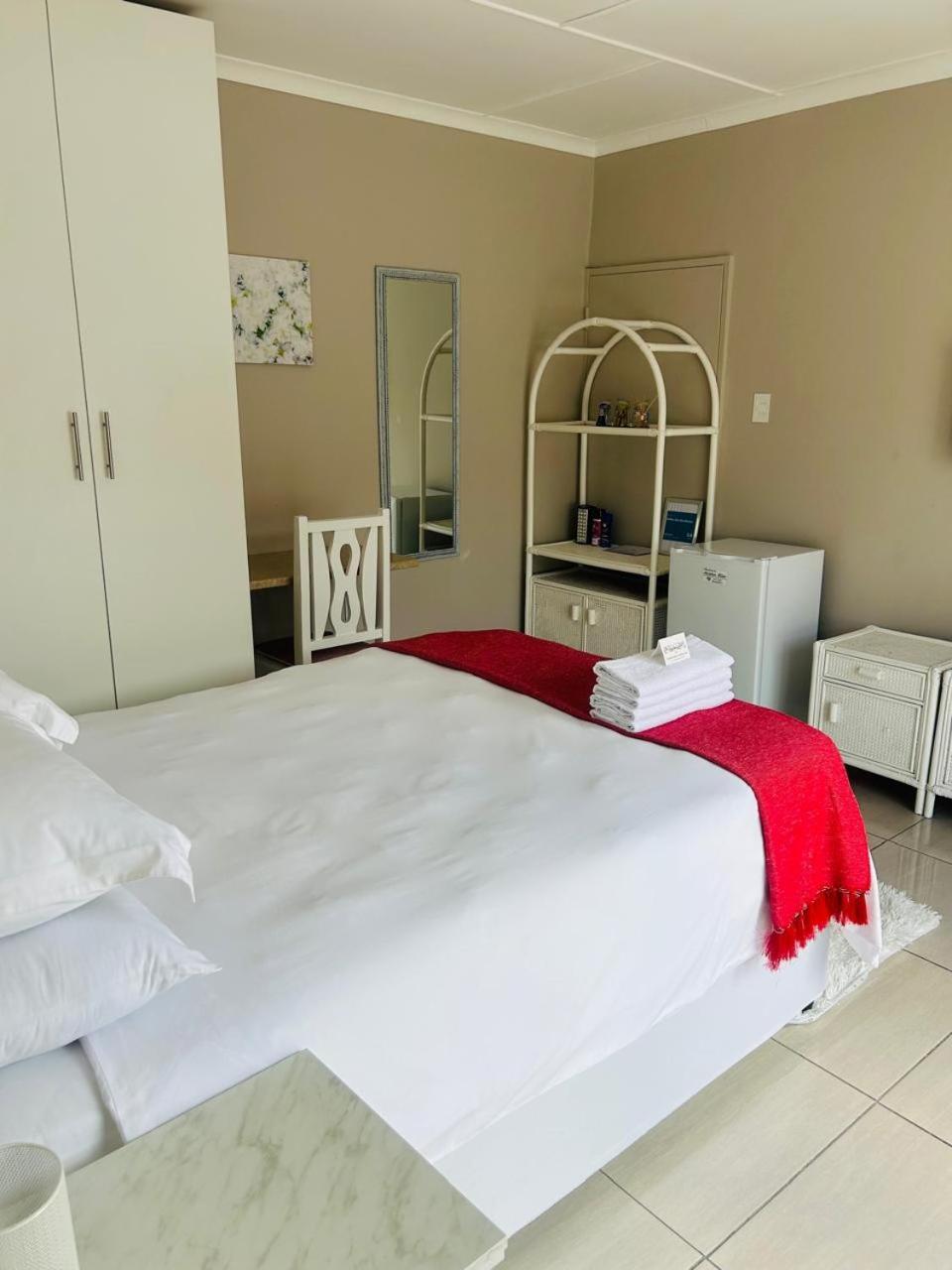 Hidden Bliss Guesthouse شرق لندن الغرفة الصورة